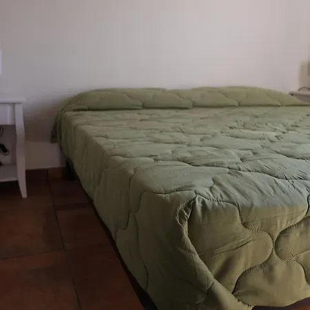 Nura E Mar Sardinia * סולאנאס