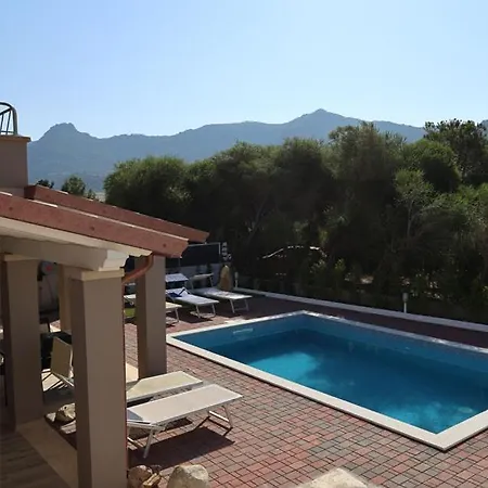 Nura E Mar Sardinia * סולאנאס